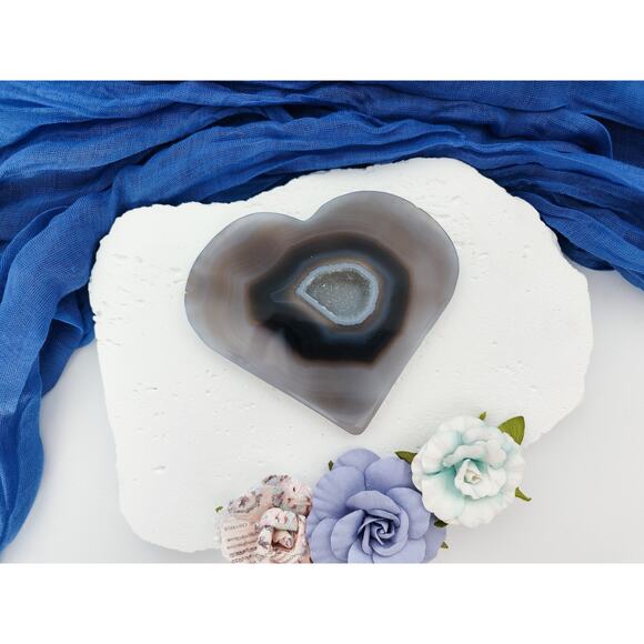 Druzy Agate Flat Heart Crystal Carving - Picture 5 of 7